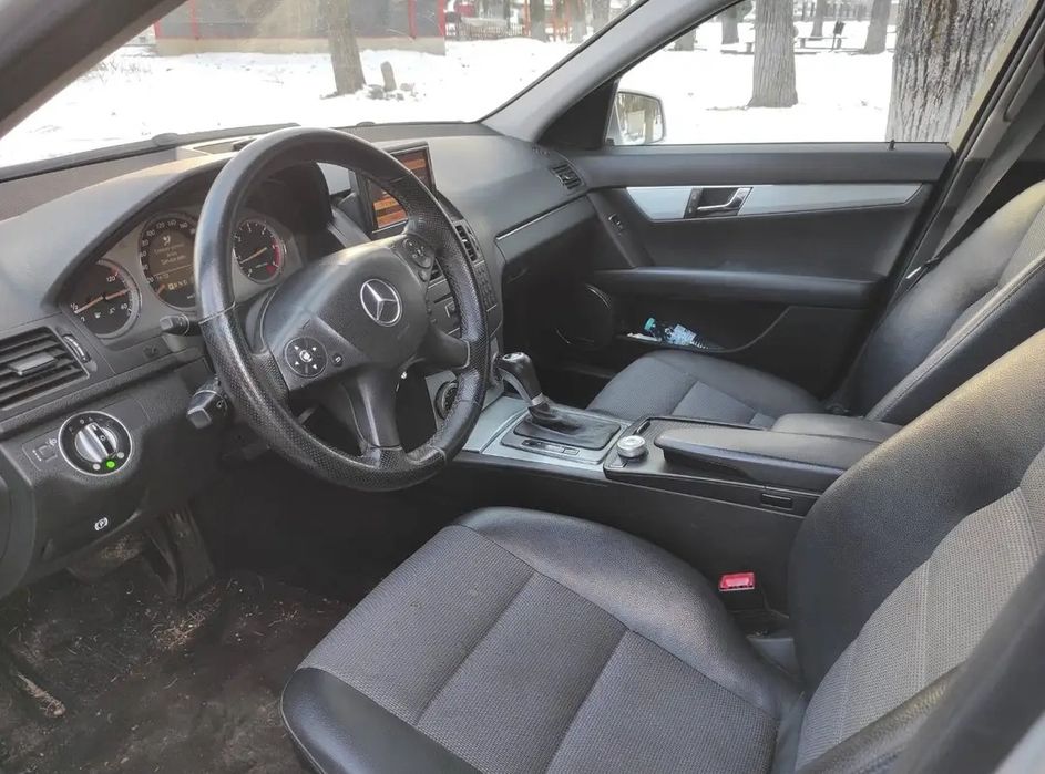 Mercedes Benz  C 320