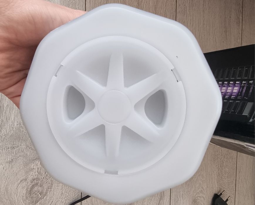 UV лампа против насекоми