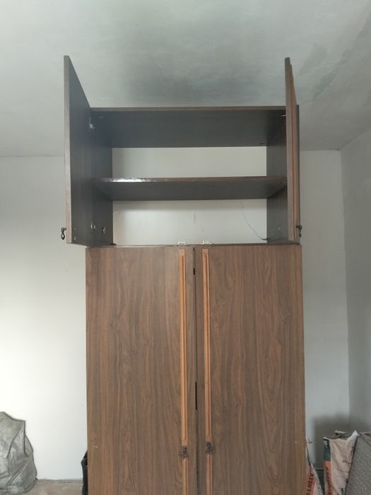 Шкаф  для  вещей.