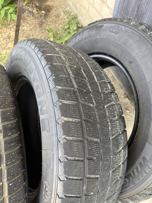 Продам Шины Roadstone