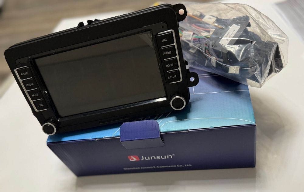 Navigatie VW android 12, 2 gb ram /32gb 7 inch,cooler racire