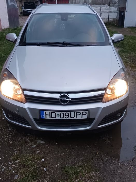 Vând urgent  Opel Astra Station Wagon  1900€