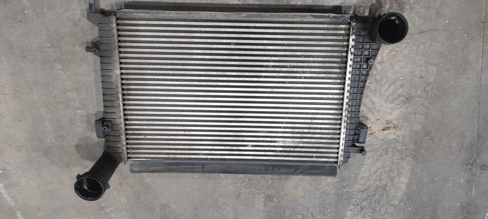 Radiator intercooler volkswagen vw passat B6 2.0 BMP 140 cp 3C0145803G