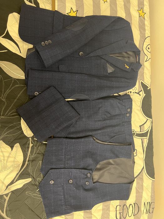 Продам костюм тройка