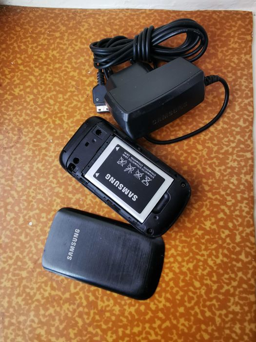 Телефони Самсунг А36 256gb 8 ram  и sansung  (GSM ) със зарядно.