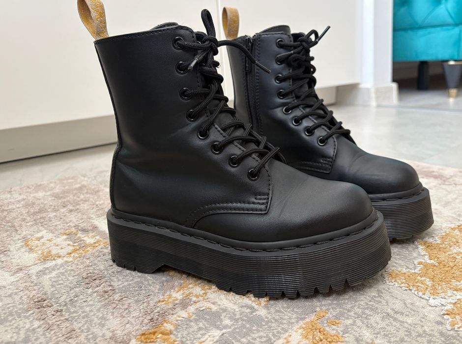 DR. MARTENS -bocanci