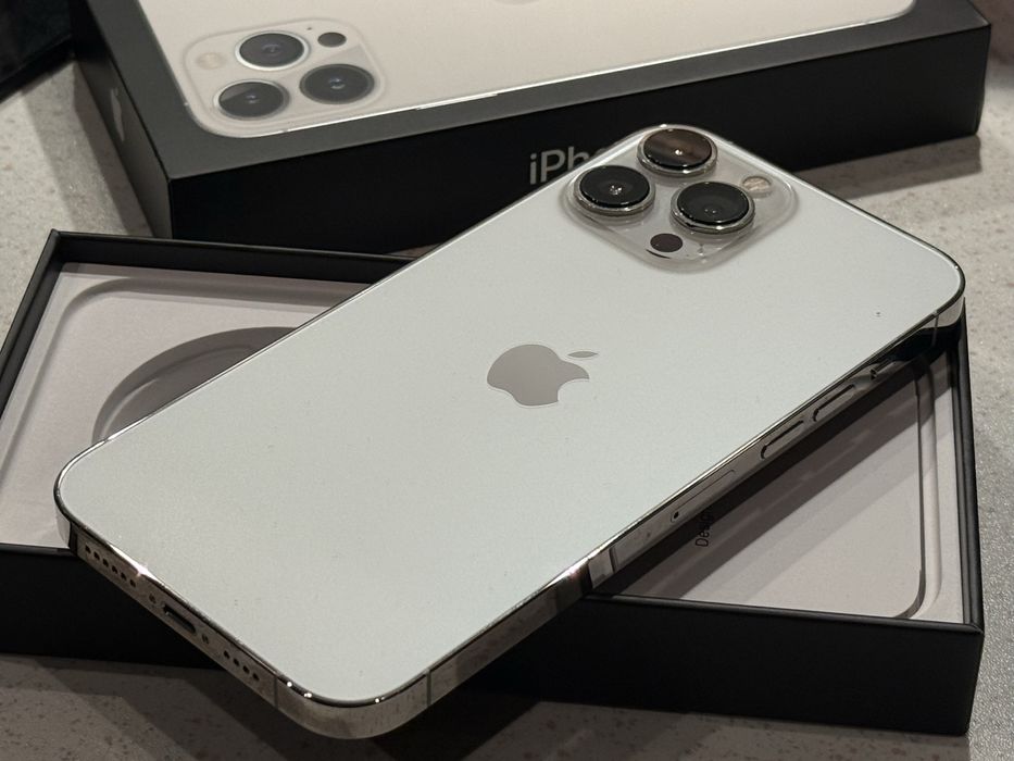 iPhone 13 Pro Max 256GB Silver (Бял) – Перфектен, 100% Батерия!