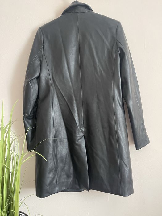 Palton negru imitatie piele marimea 36/s