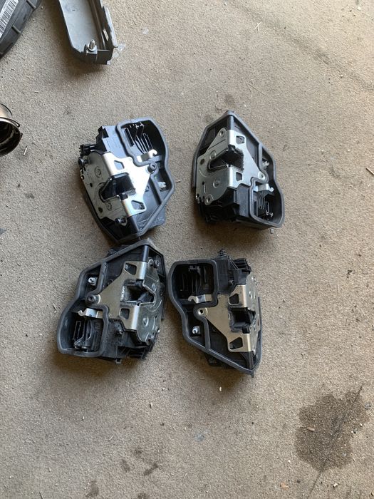 Incuietori portiere bmw
