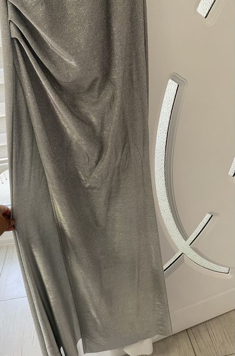 Официална сребърна рокля