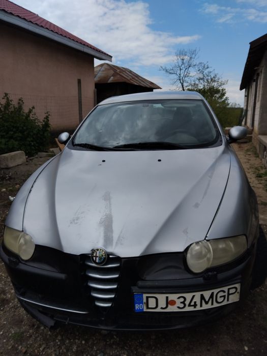 Vând sau dezmembrez