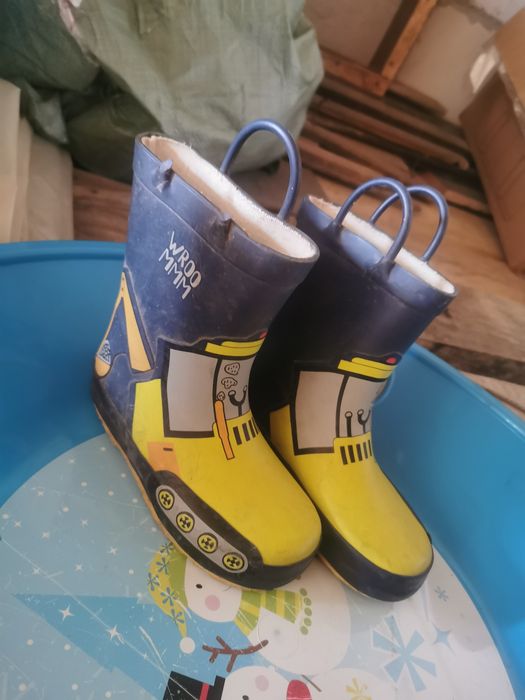Donez încălțăminte copii