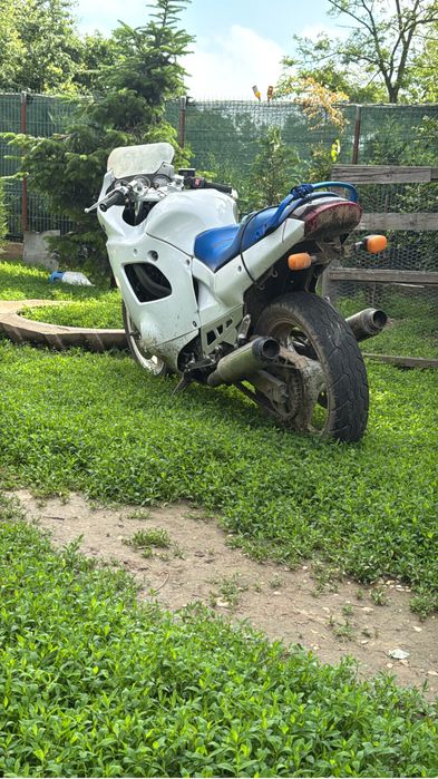 Vand suzuki 600 sau schimb nu ate acte