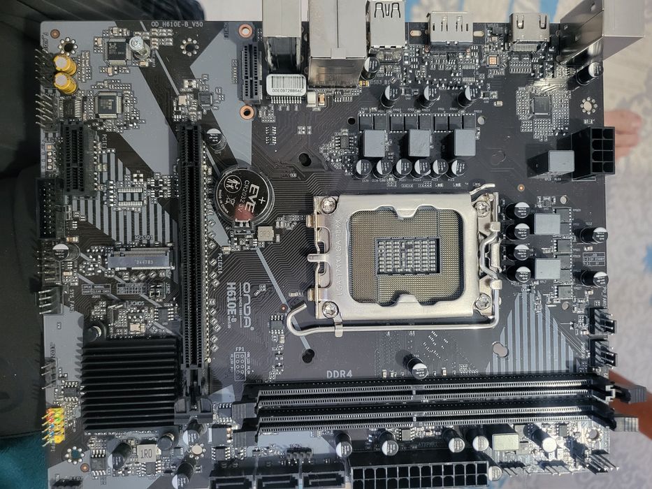 Материнская плата почти новая