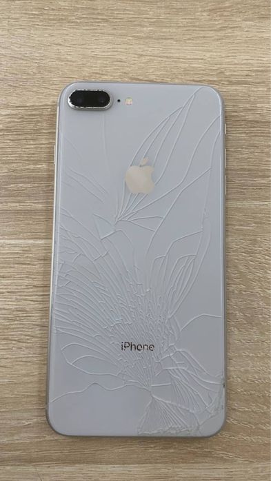 Iphone 8+ kafolati bilan