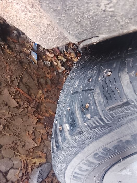 Продам пару зимних шин