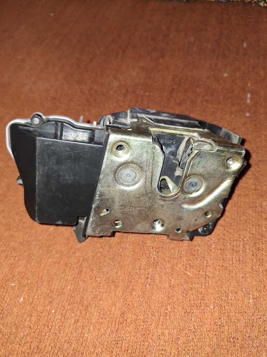 Брава за шофьорска врата