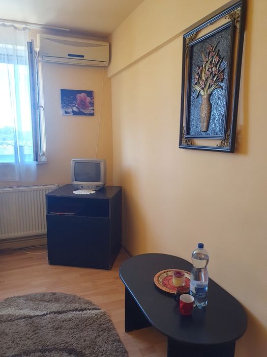 Închiriez garsonieră
