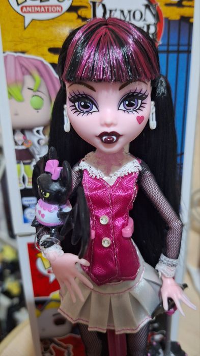 Дракулаура репро Monster high