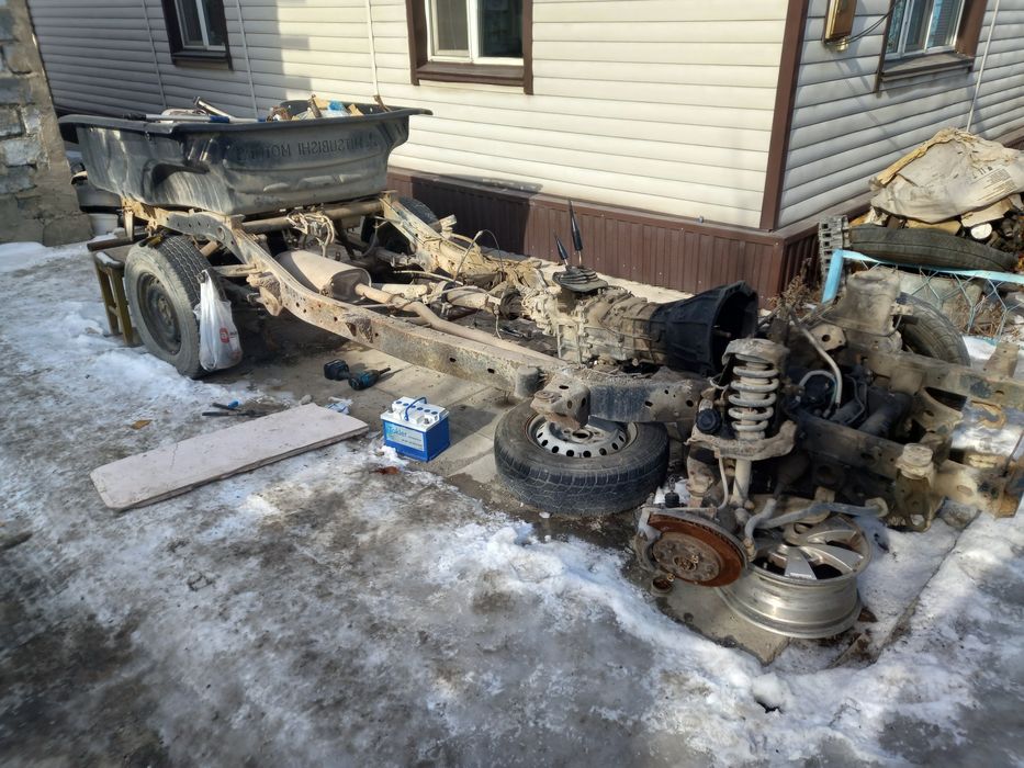 По запчастям л200