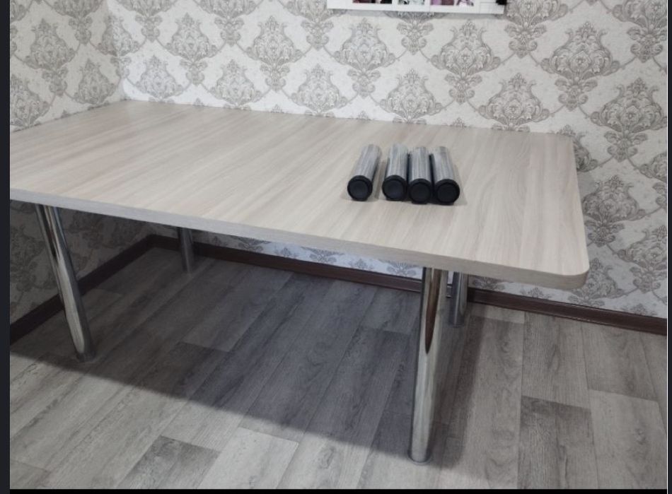 Продам стол длинный