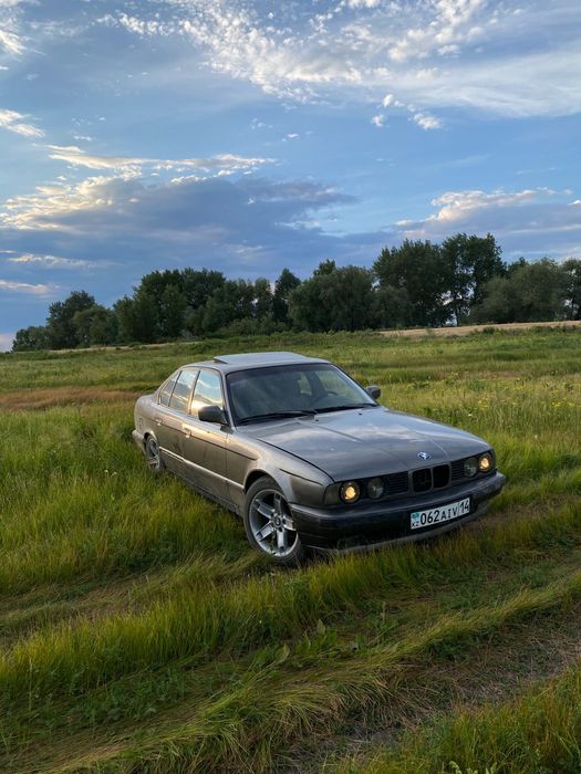 Продам БМВ е34..