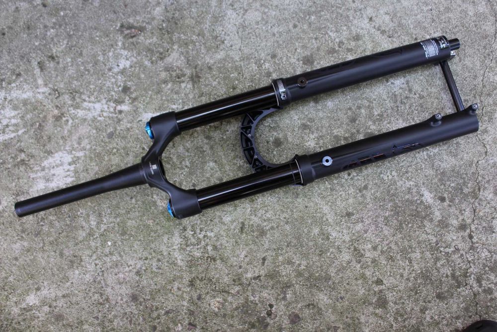Fox 36 furca suspensie Rhythm E-tuned FLOAT 29inch 160mm Grip 2Pos