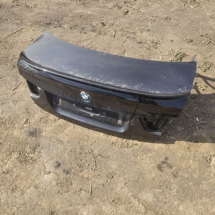 Продаваме фейслифт заден капак  за БМВ Е90/facelift BMW E90