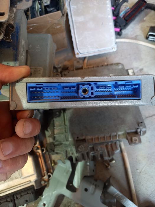 Продам эбу мозг компьютер ниссан