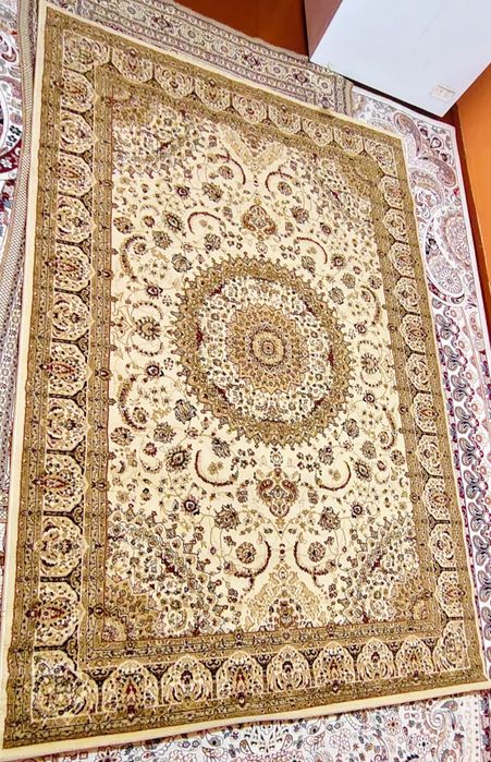 7*3.5 кілем бар жағдайы өте жақсы