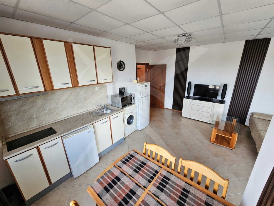 Продава се Тристаен апартамент в к.к. Слънчев бряг - 77 кв.м за 1150 €/кв.м - Снимка #2
