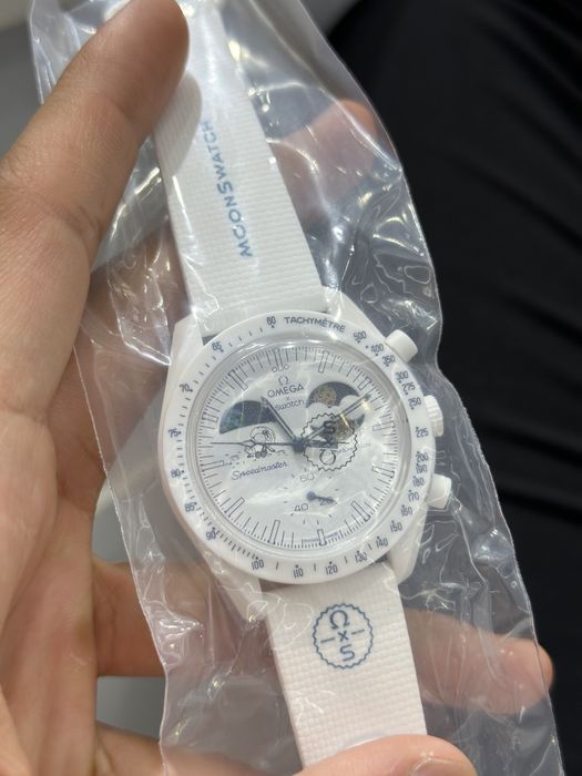 Omega x swatch snoopy