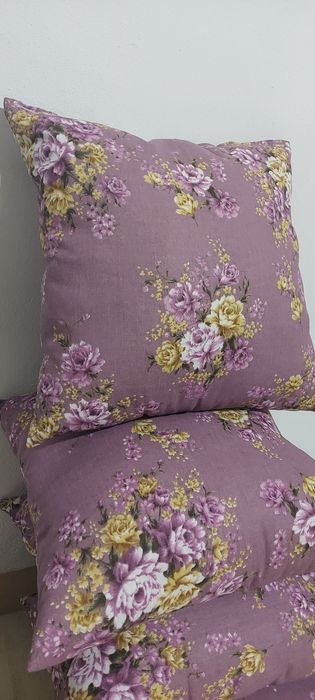 Set perne noi, 38 x 38, 4 bucăți cu 40 de lei