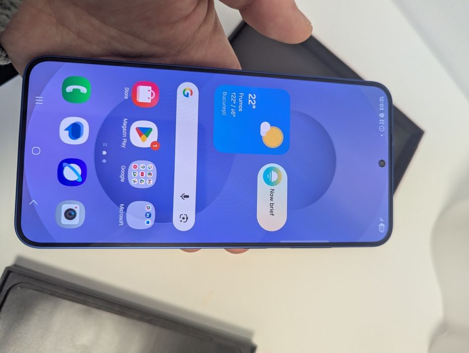 Vând Galaxy S25 Plus Navy Blue