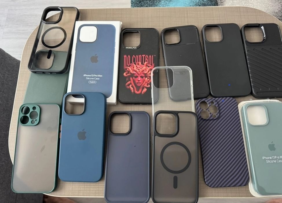 Vând huse iPhone 15 pro max 13 pro pro max Samsung s24 40 bucata