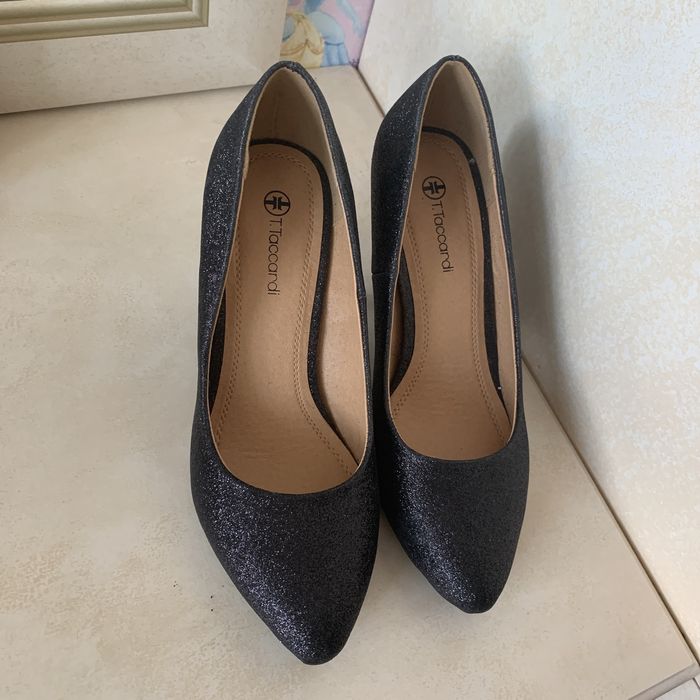 Продам женские туфли