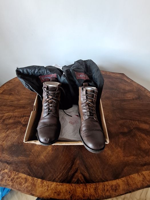 Vand Ghete bărbați Levi's piele marime 40