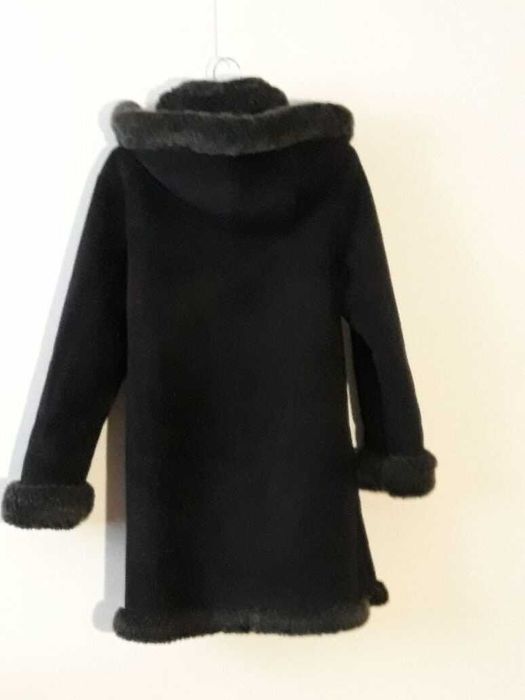 Продам женскую дубленку.