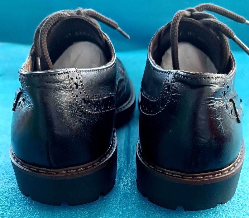 Pantofi ,,LLOYD,, cu inserții din piele naturală mărimea 41.5 (7 1/2)