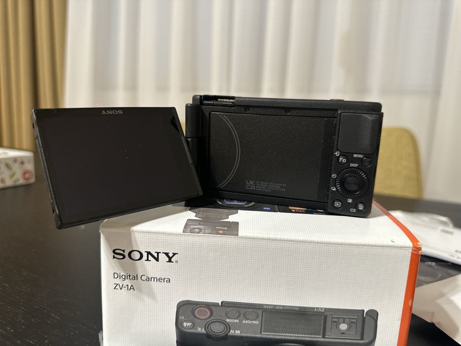 Sony ZV-1A + микрофон + карта + ПОДАРЪК светкавица Godox