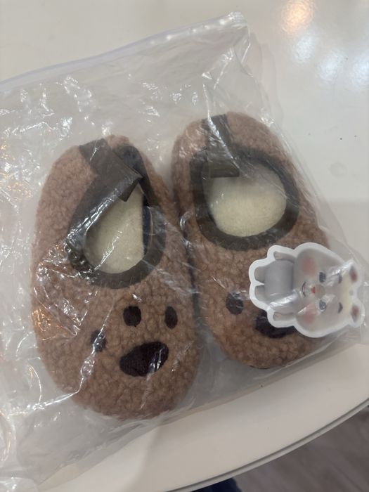 Детские теплые тапочки новые