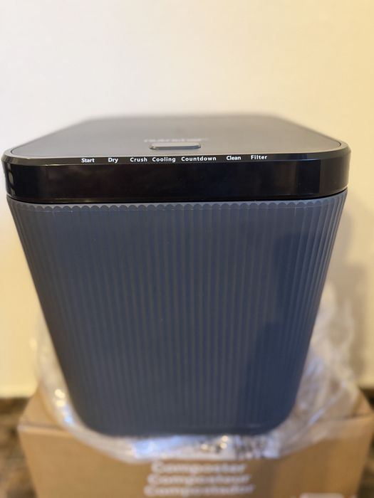 Compostor electric NutriChef 3L, negru, compact, cu functie de zdrobire si uscare