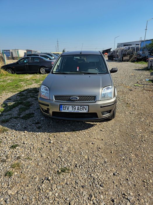 FORD Fusion 2004 — imagine 3
