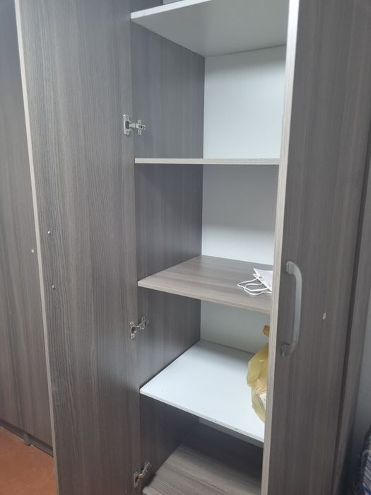 Срочно продам шкаф