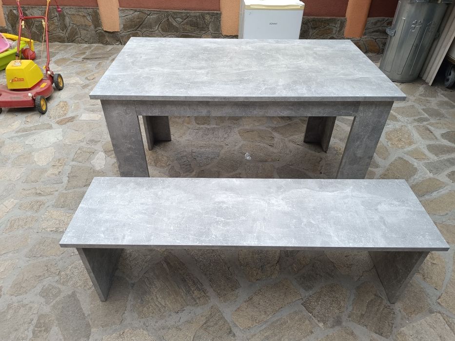 Маса със две пейки за кухня