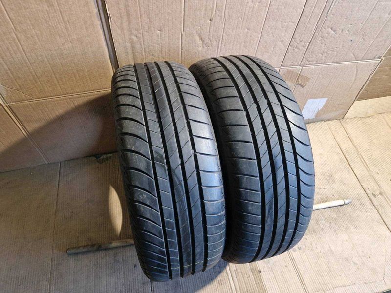 2 Bridgestone R18 215/50
летни гуми DOT1123
