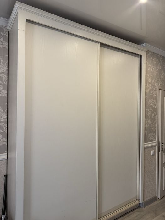 Срочно продаю шкаф купе