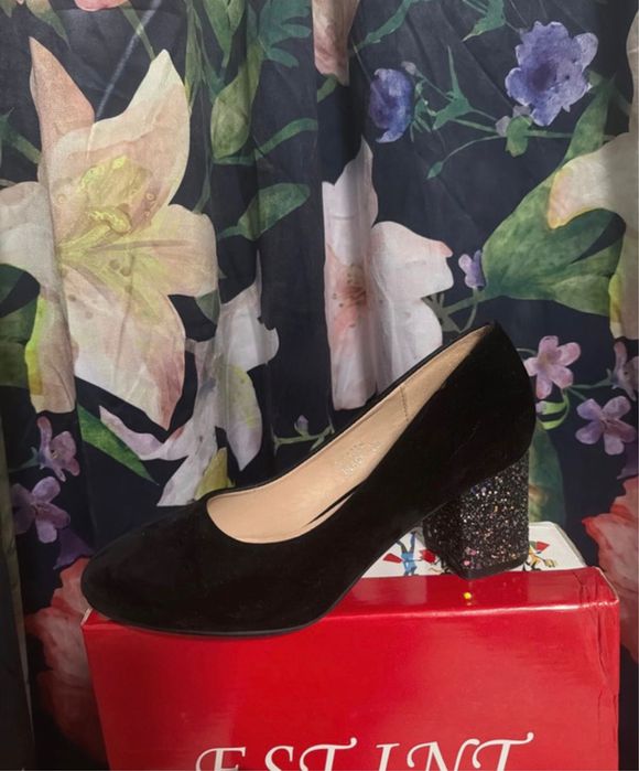 Pantofi marimea 36