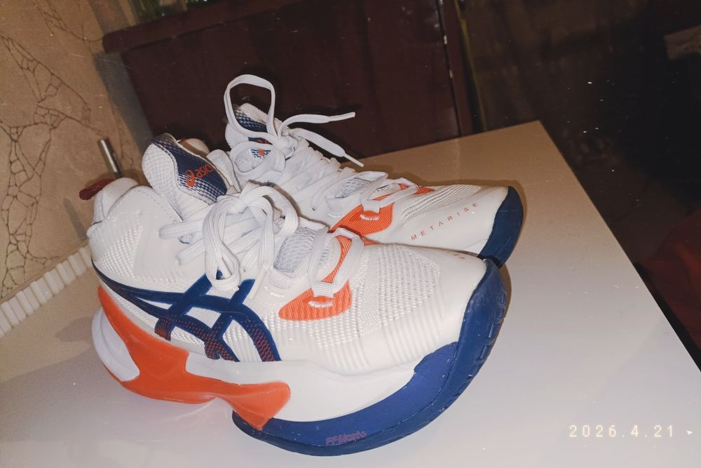 АСИКС оригинал продам!