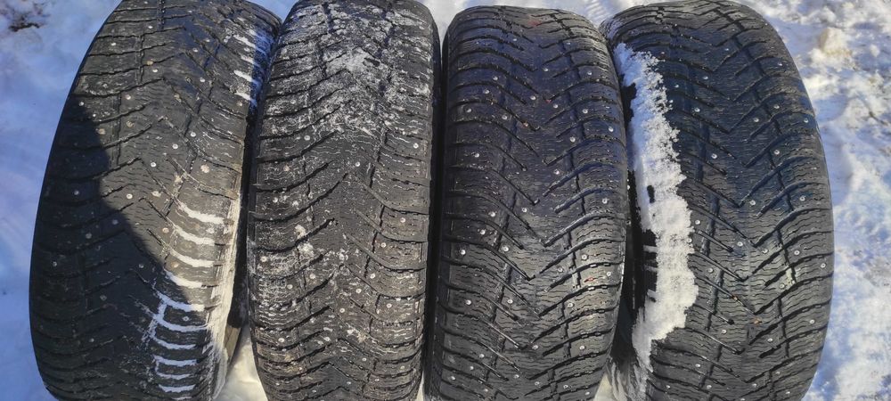 Продам комплект шин